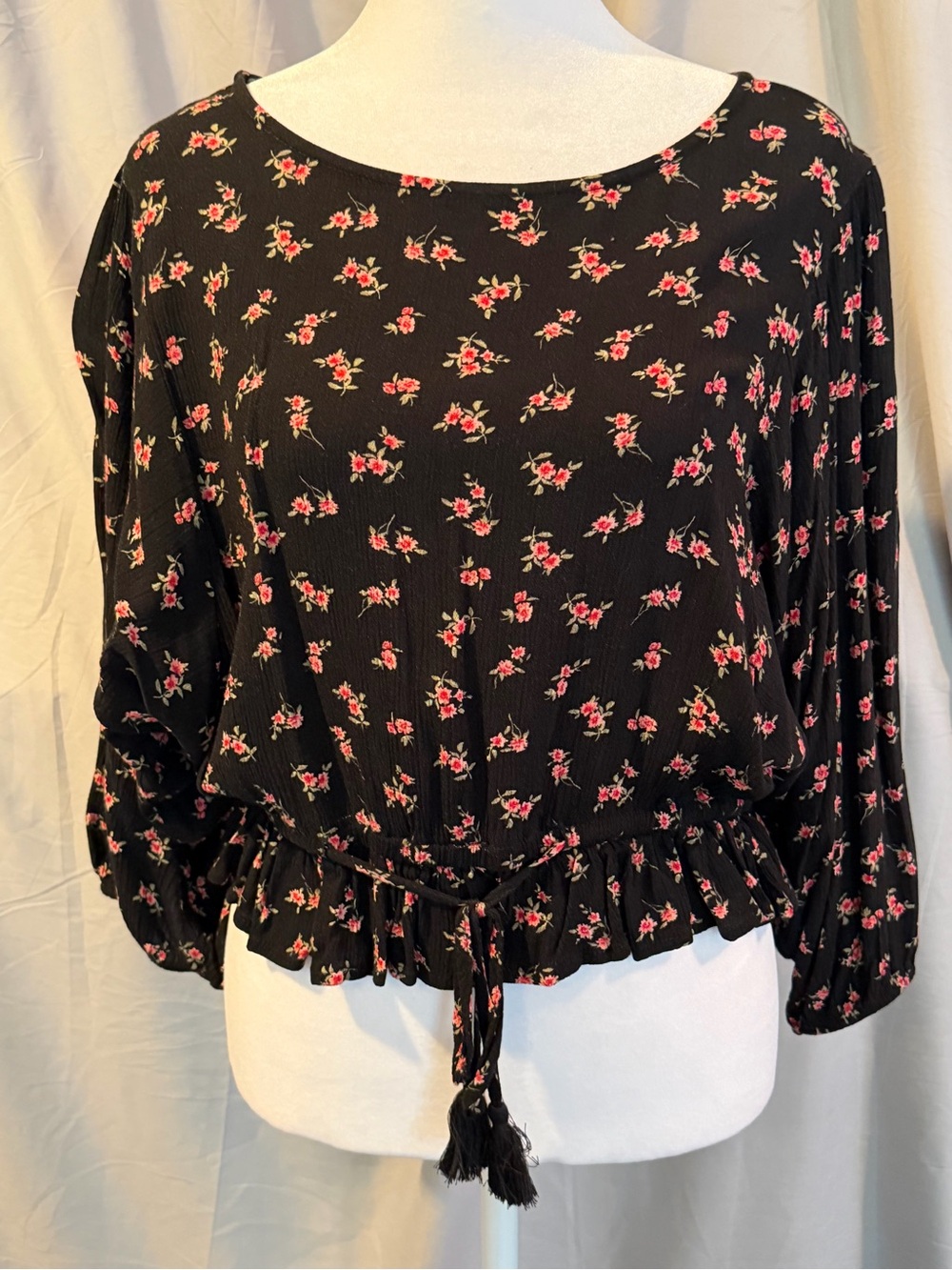 Vanilla Star Black Blouse with Red Floral Print sz M